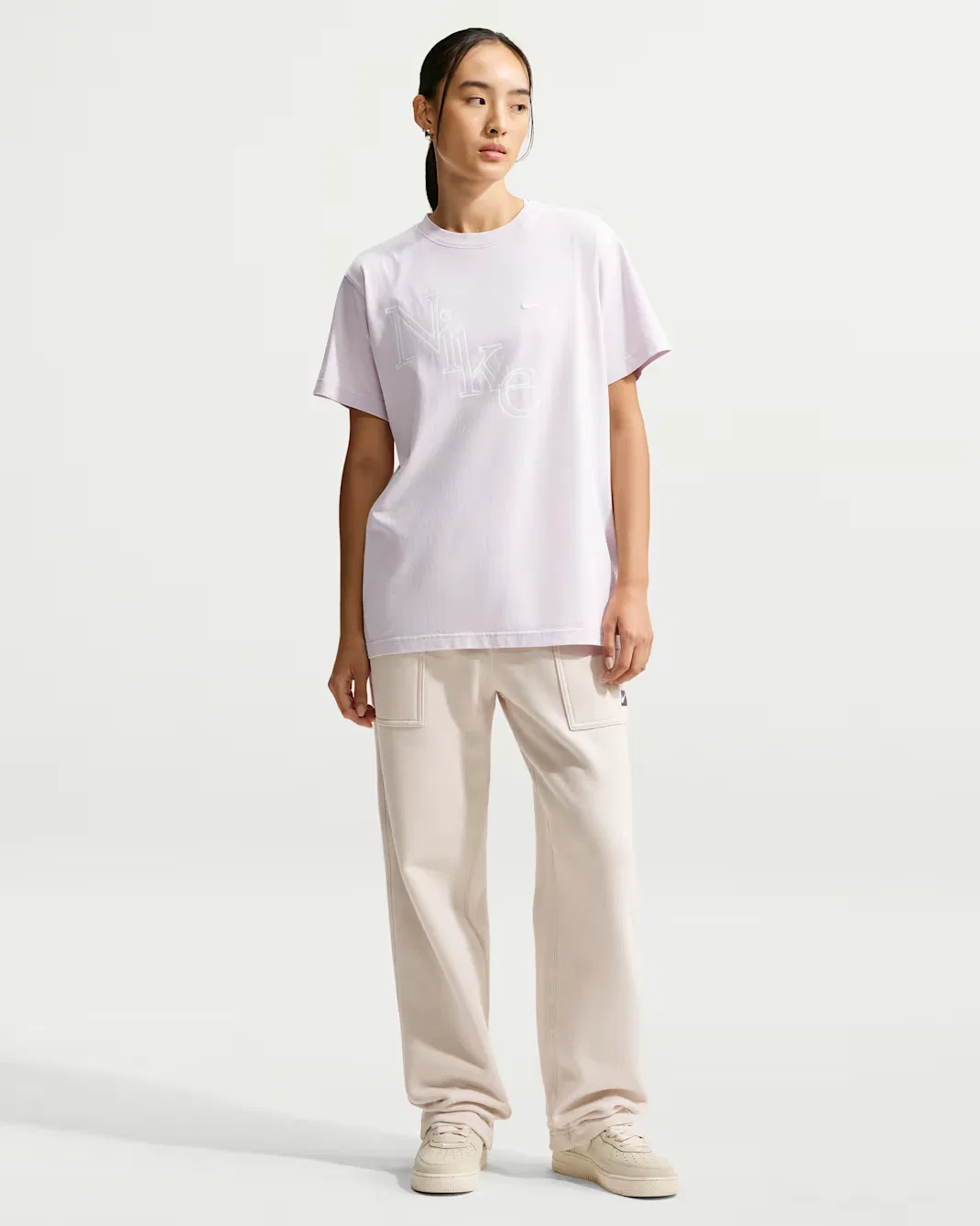 Женская футболка оверсайз Nike Sportswear Classic, Bleached Lilac — фото 4