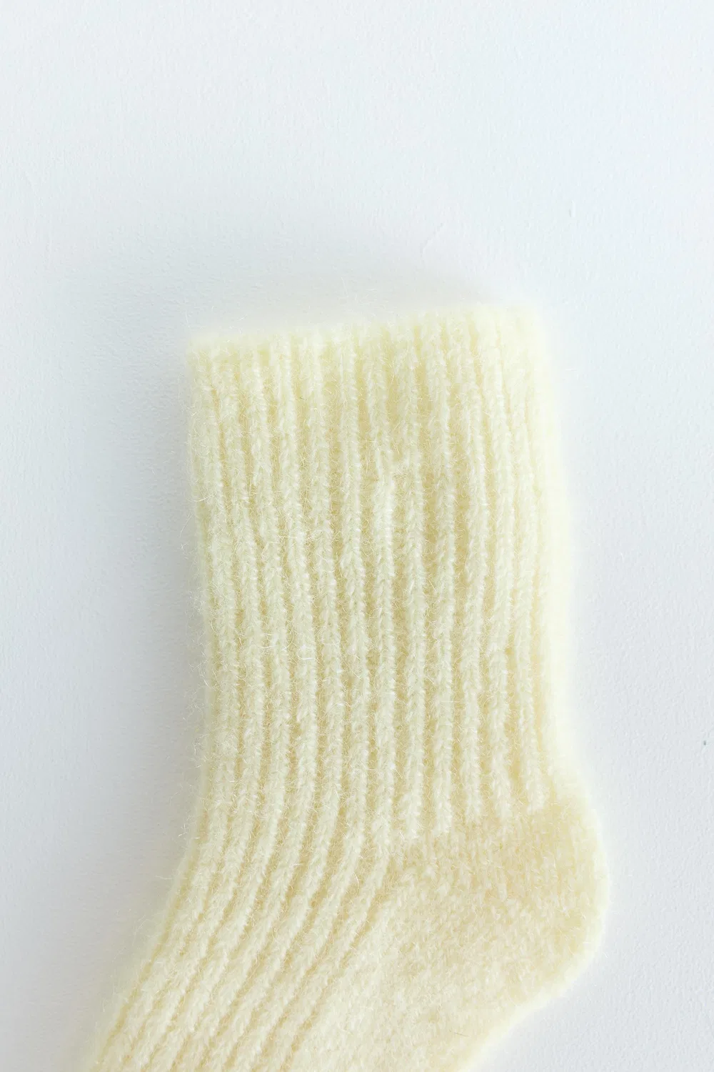 ZARA TIMELESS - Носки из 100% кашемира, Light yellow — фото 2