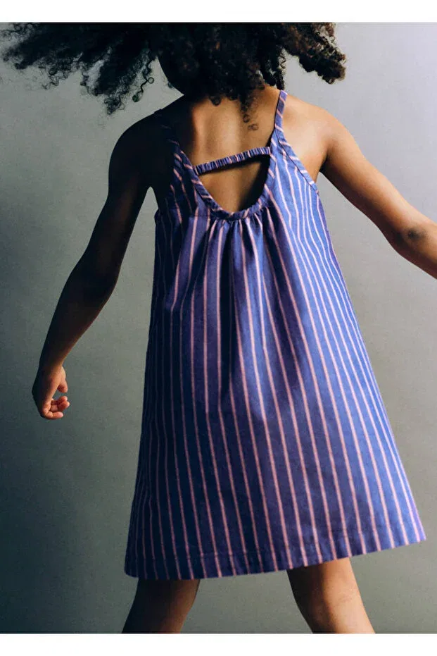 Детское платье для девочек с принтом Back Cut-Out Detailed Striped Dress Mango Baby, Blue — фото 4