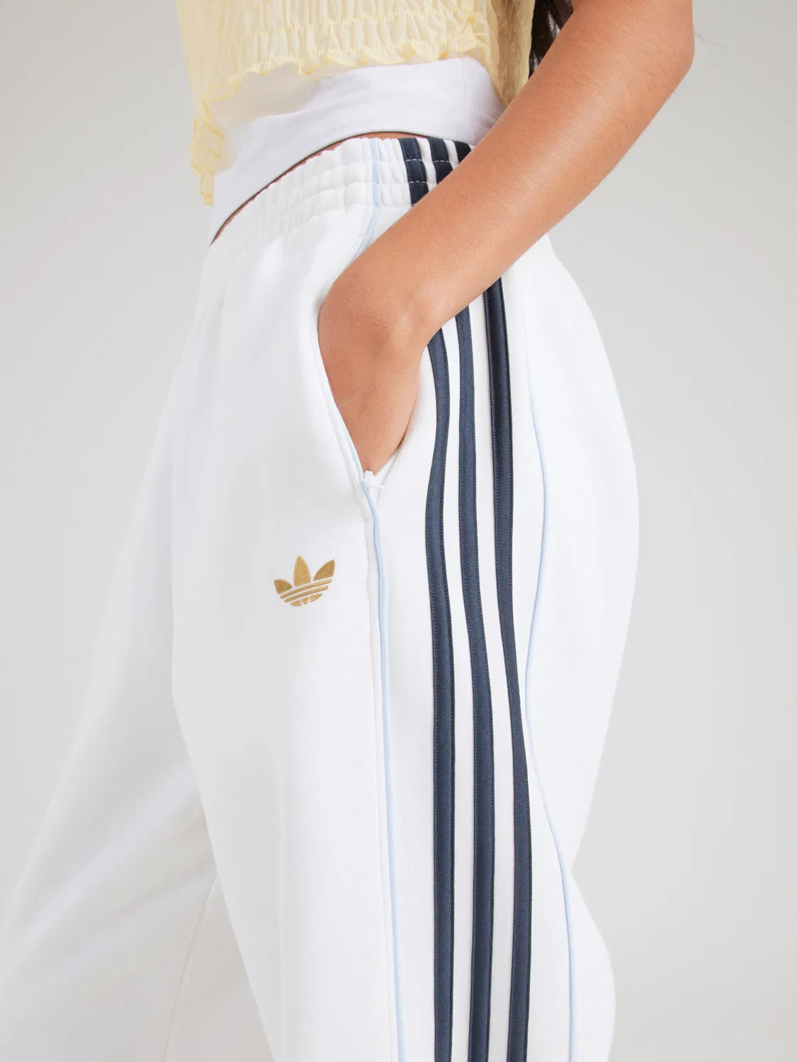 Зауженные брюки Adidas Originals Adicolor белого цвета — фото 2