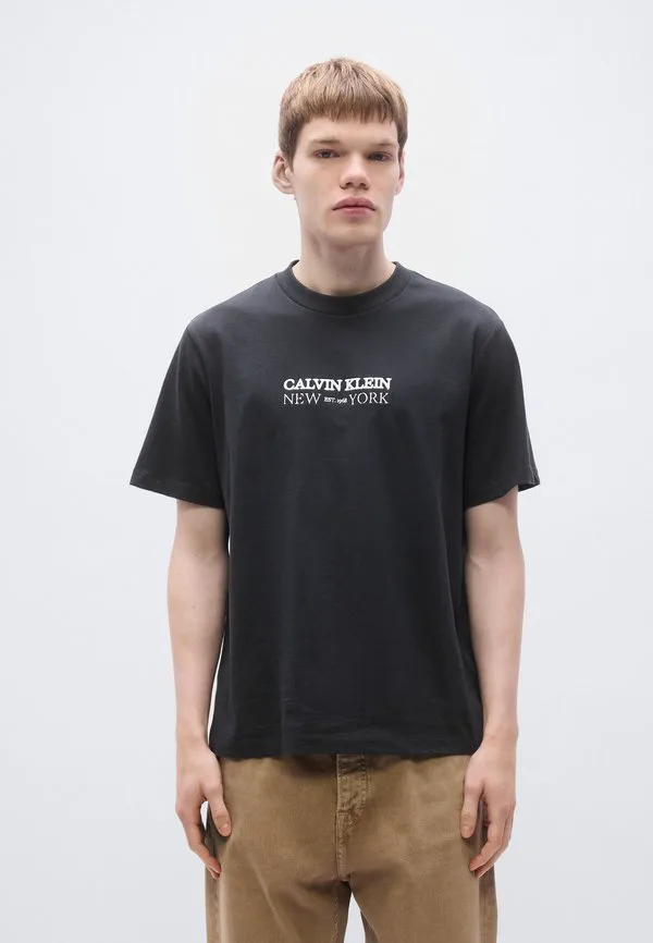 Футболка с графическим принтом 20s ny Calvin Klein, Pirate Black