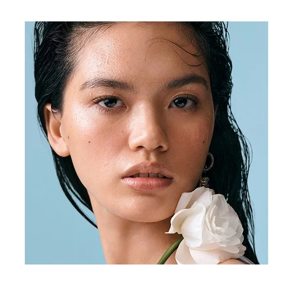 Увлажняющий крем для сияния кожи вокруг глаз Chanel Hydra Beauty Micro Crème Yeux, 15 гр — фото 4