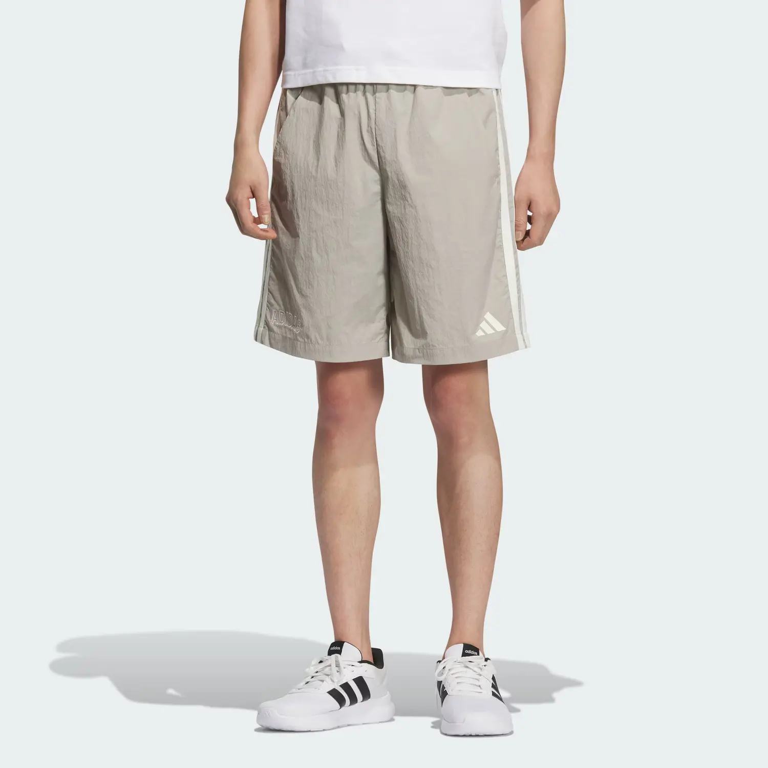 Современные спортивные шорты мужские woven Adidas, серебристо-серый/белый — фото 3