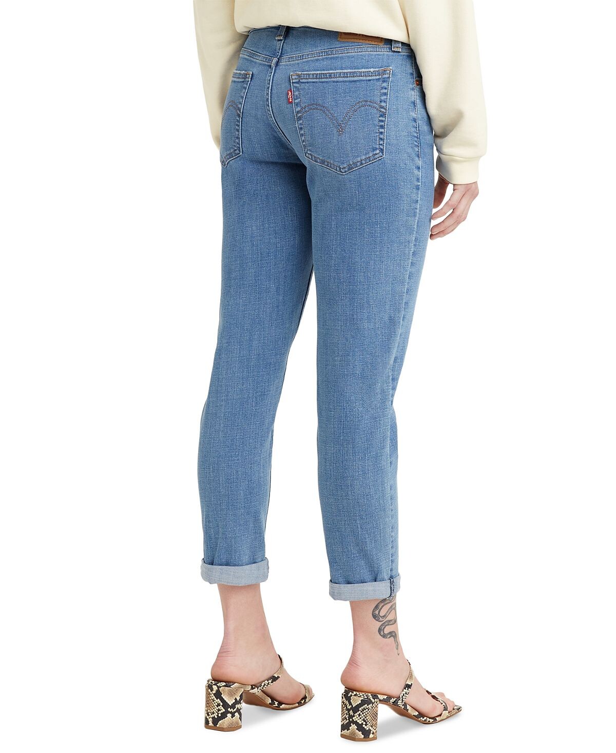 Женские свободные джинсы-бойфренды с зауженными штанинами Levi's — фото 2