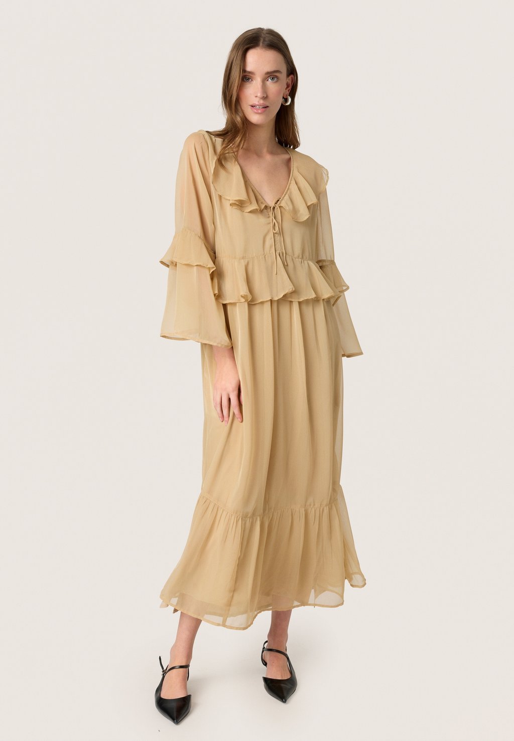 

Повседневное платье JATESSAN FRILL LS Soaked in Luxury, бежевый