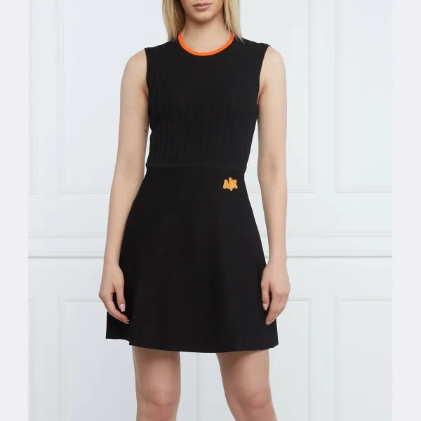 

Платье Armani Exchange, черный