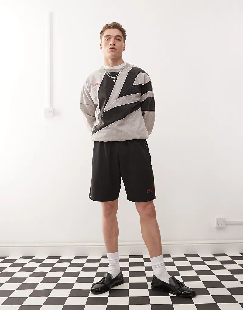 

Сетчатые шорты Umbro черного цвета