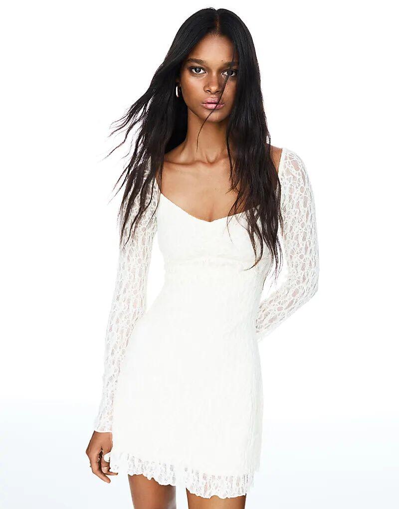 

Мини-платье Bershka с вырезом Бардо из светлого кружева цвета экрю