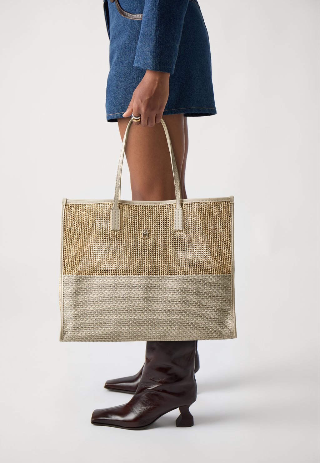 

Сумка-тоут CITY SUMMER TOTE Tommy Hilfiger, бежевый