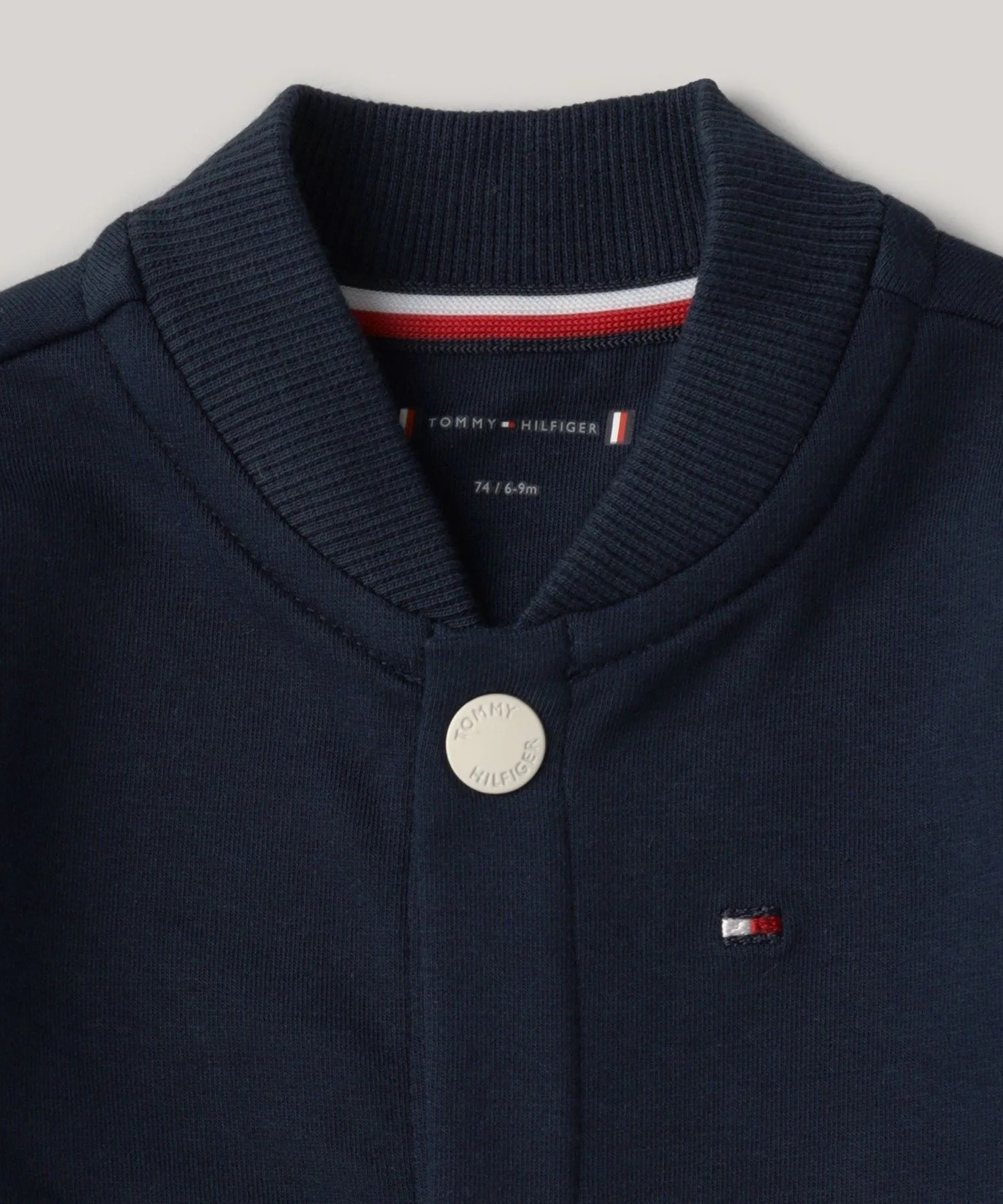 Детский комбинезон TOMMY HILFIGER с цветовыми блоками — фото 3
