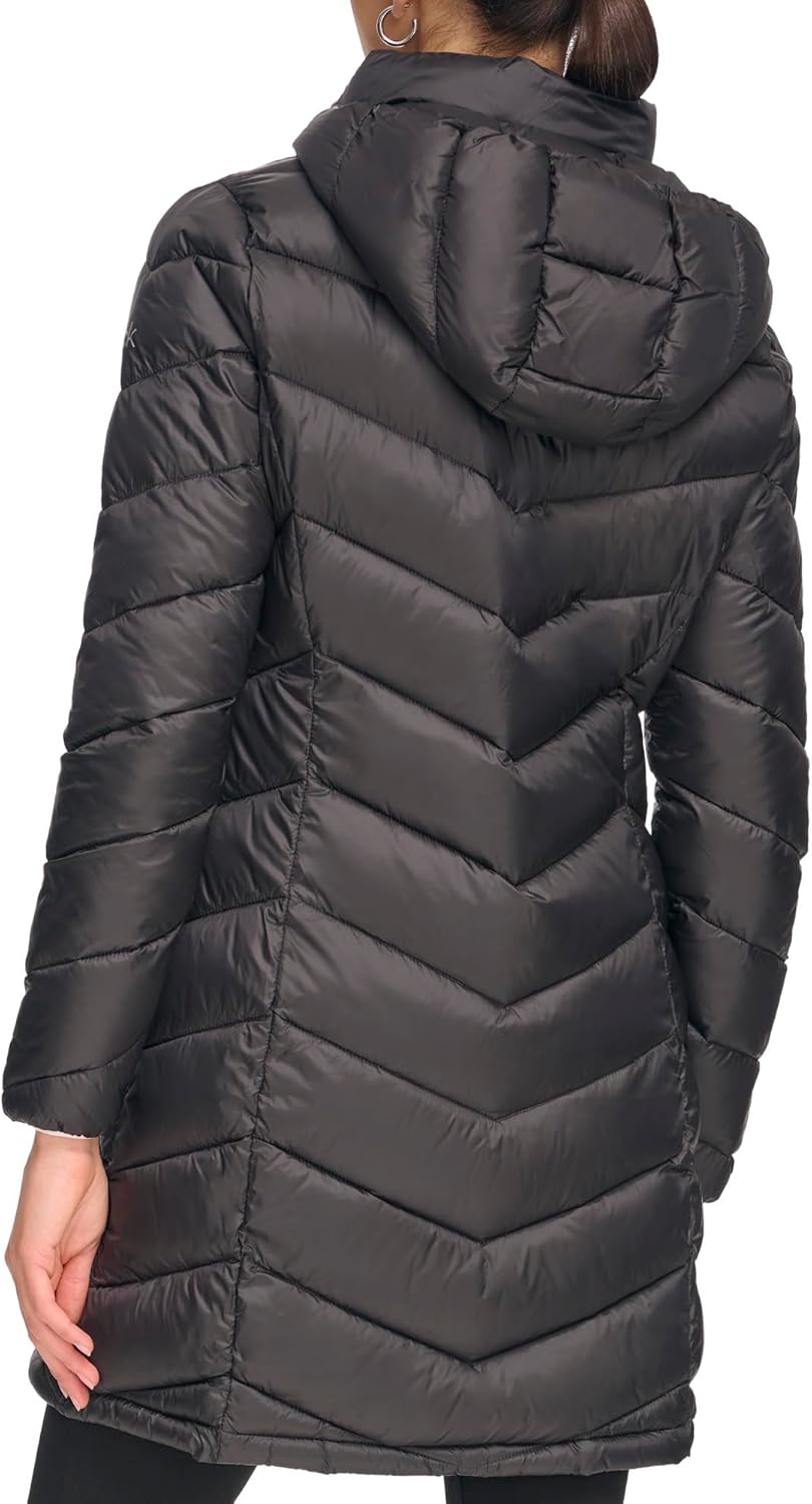 Женская длинная стеганая куртка Calvin Klein с шевронным узором, Light-Weight Black — фото 4