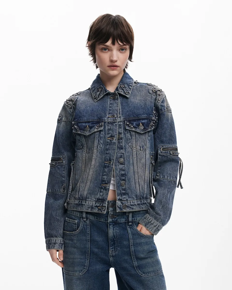

Женская джинсовая куртка с заклепками Desigual, синий