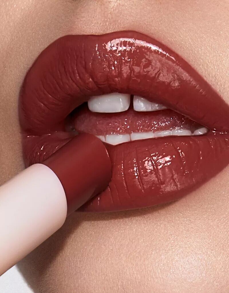 Шарлотта Тилбери – Hyaluronic Happikiss – Губная помада – Happiberry Charlotte Tilbury — фото 3