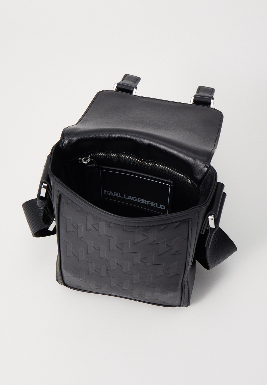 

Сумка через плечо LOOM CROSSBODY KARL LAGERFELD, черный