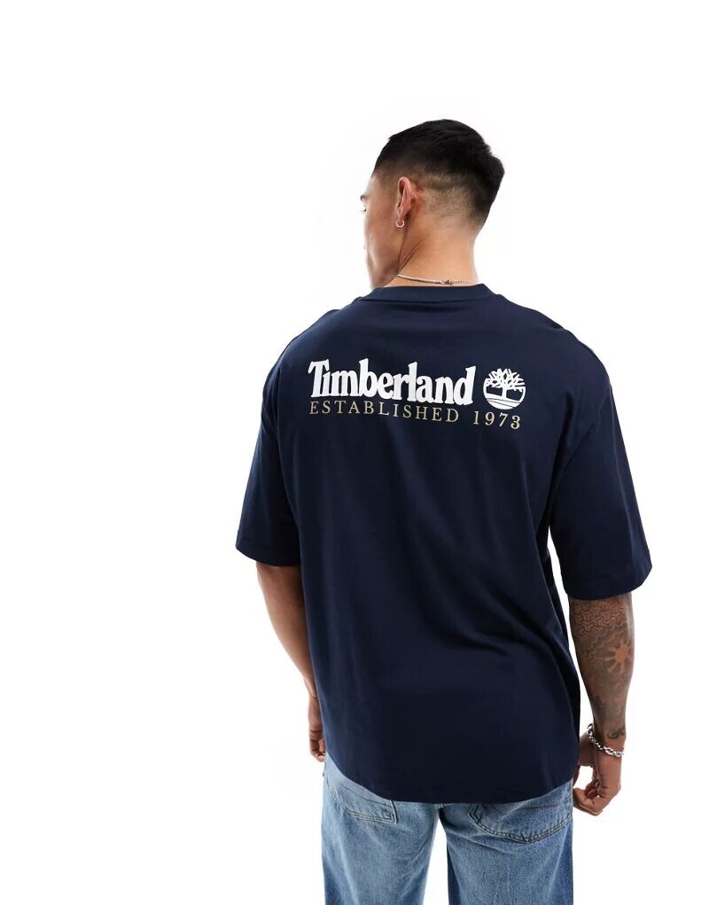 

Темно-синяя футболка Timberland с крупным принтом-логотипом на спине