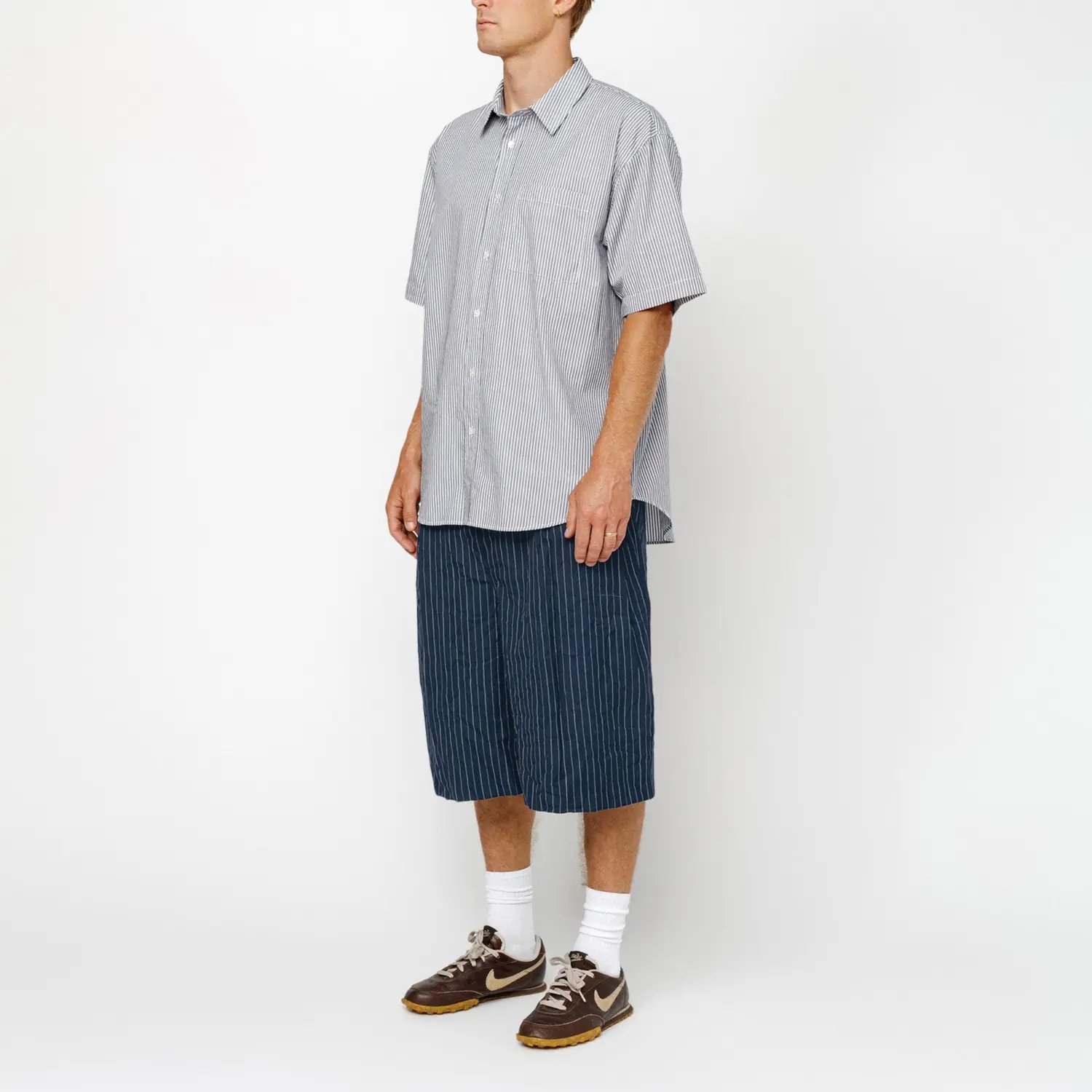 Объемный Плиссированный Полосатый Сморщенный Короткий Stussy, серый — фото 4