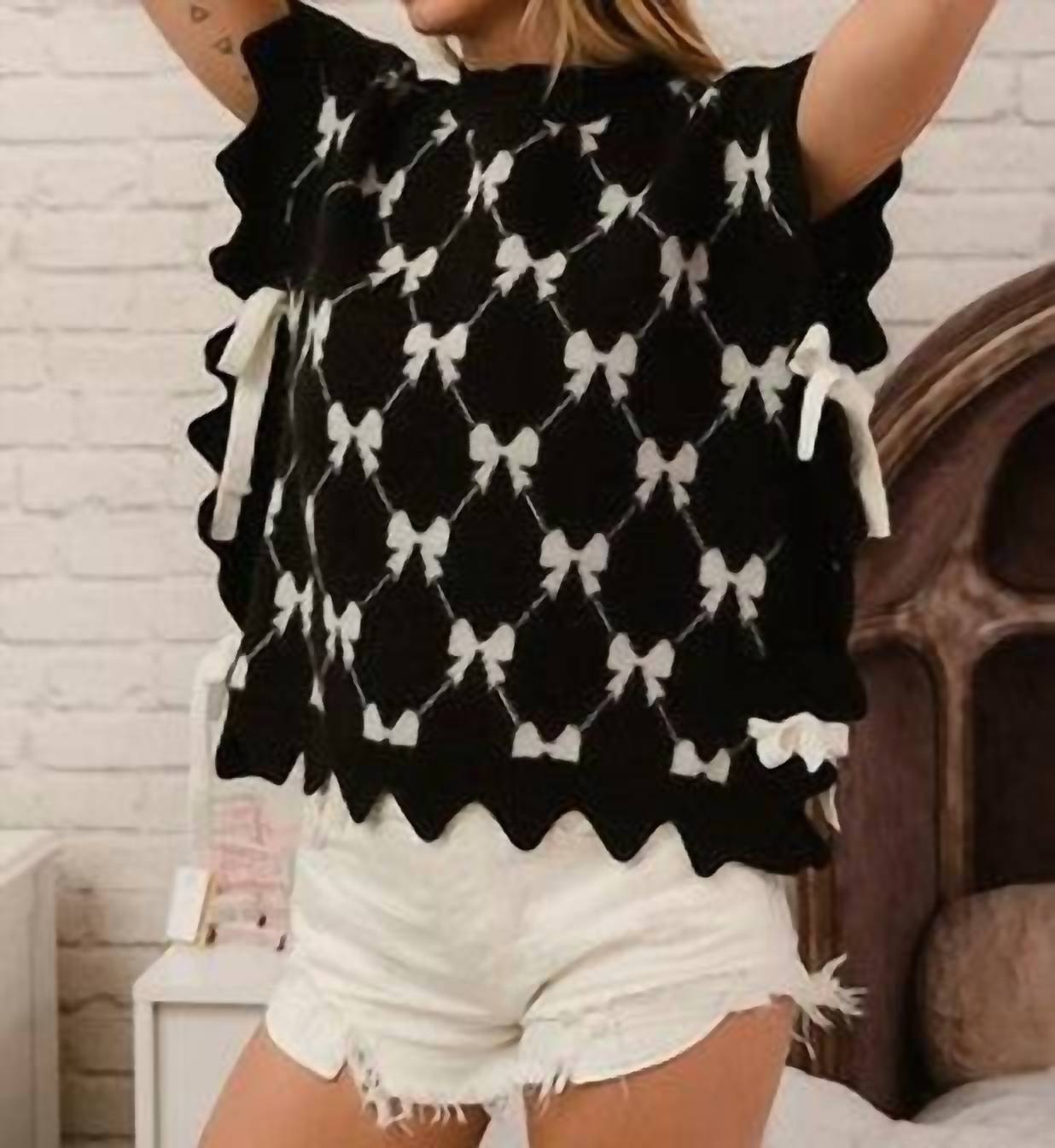 

Свитер-жилет Marie Bow в черно-белом цвете BiBi