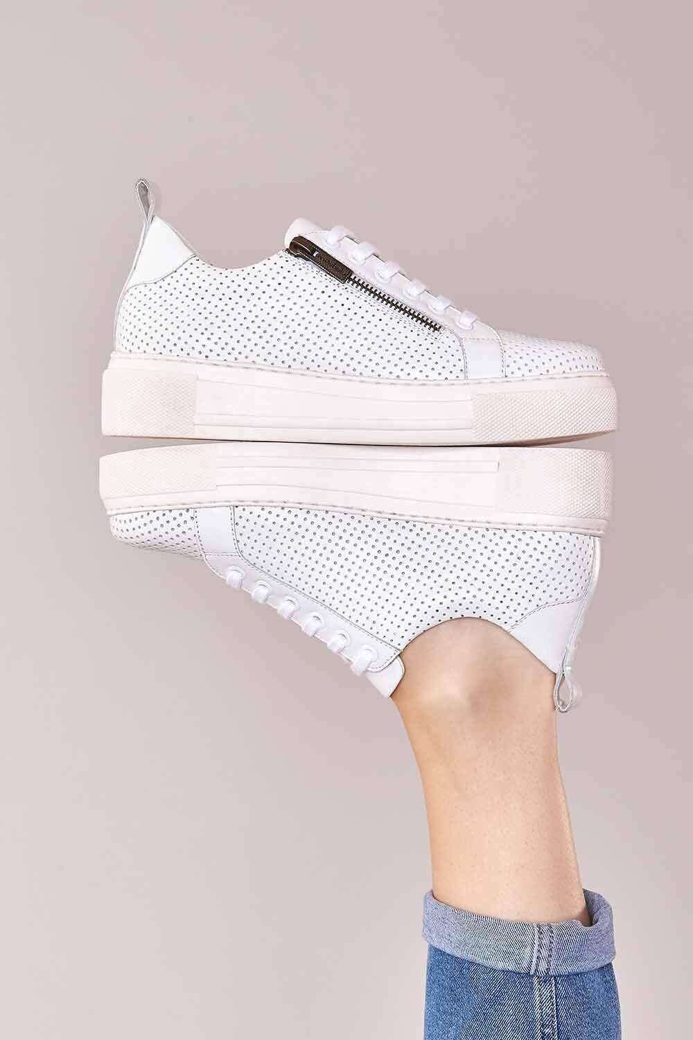 Массивные кроссовки 'Dawlish' Flatform Zip Trainers Moshulu, белый