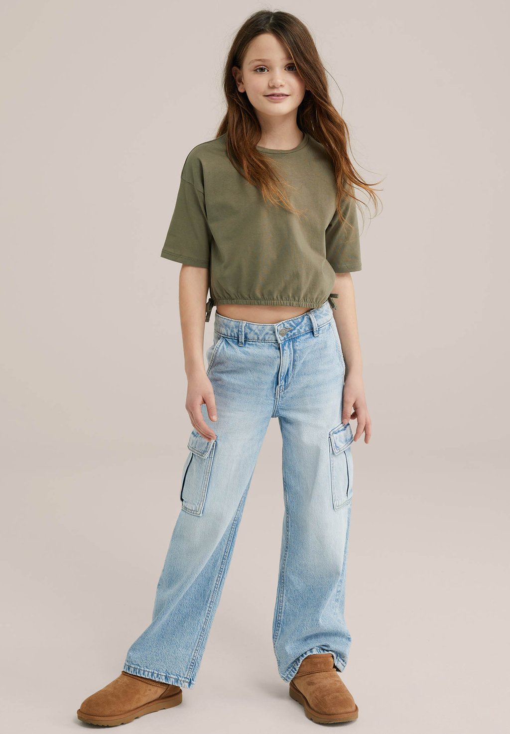 

Базовая футболка WE Fashion, хаки