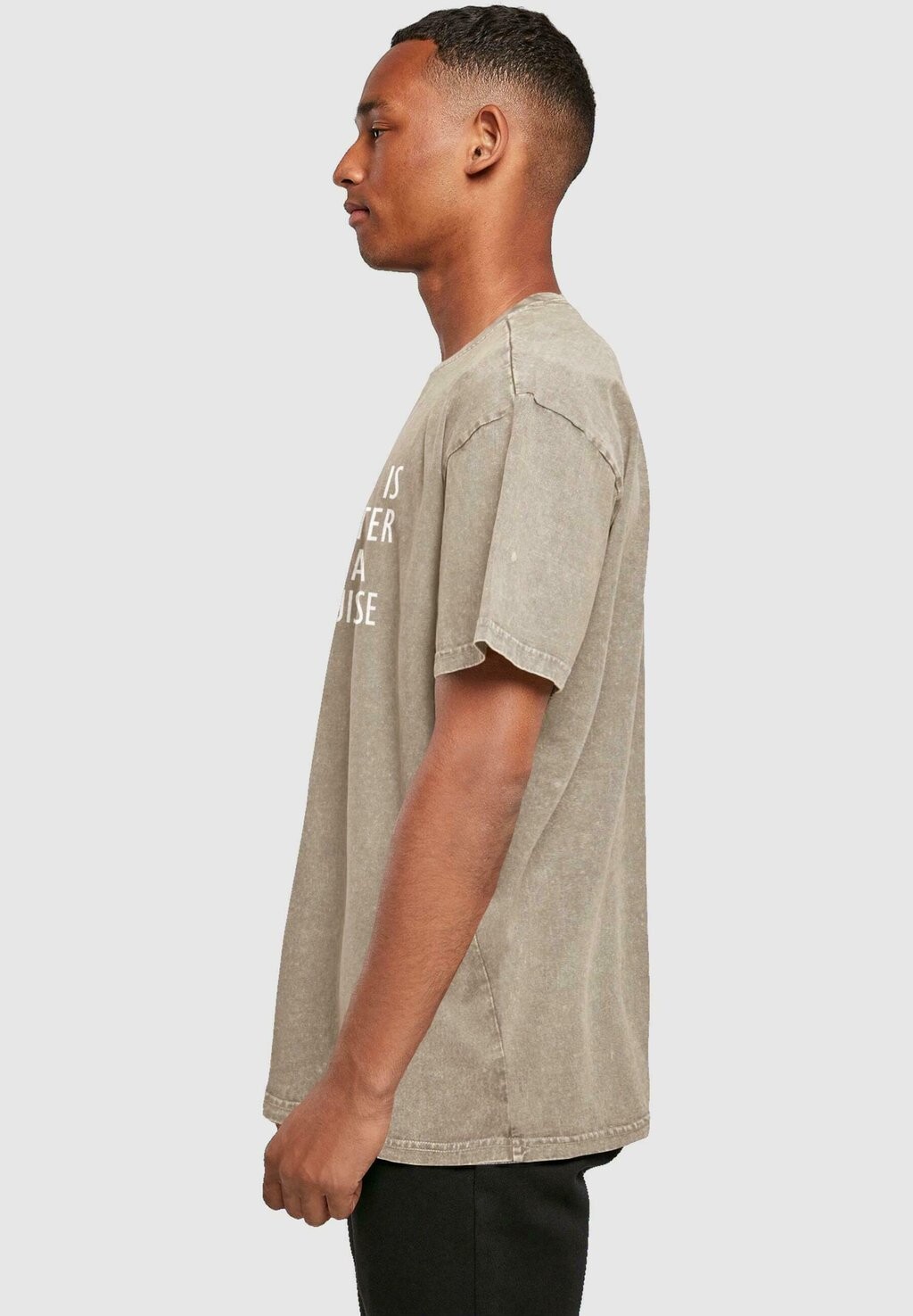 

Футболка с принтом LIFE IS BETTER ACID WASHED HEAVY Merchcode, хаки