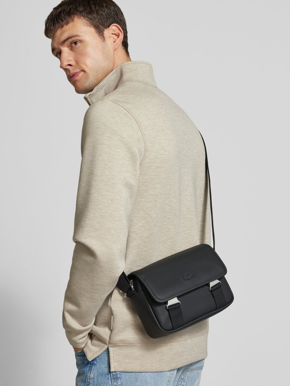 

Сумка через плечо с логотипом Lacoste, черный