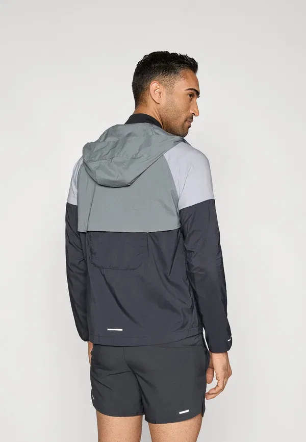 Ветровка Nike Performance, smoke grey/wolf grey/black, серо-дымчатый/серый волк/черный — фото 3