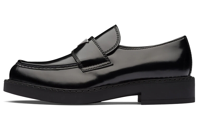 Лоферы Prada из матовой кожи, чёрный (размер RU 38)