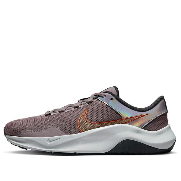

Кроссовки legend essential 3 next nature premium Nike, красный