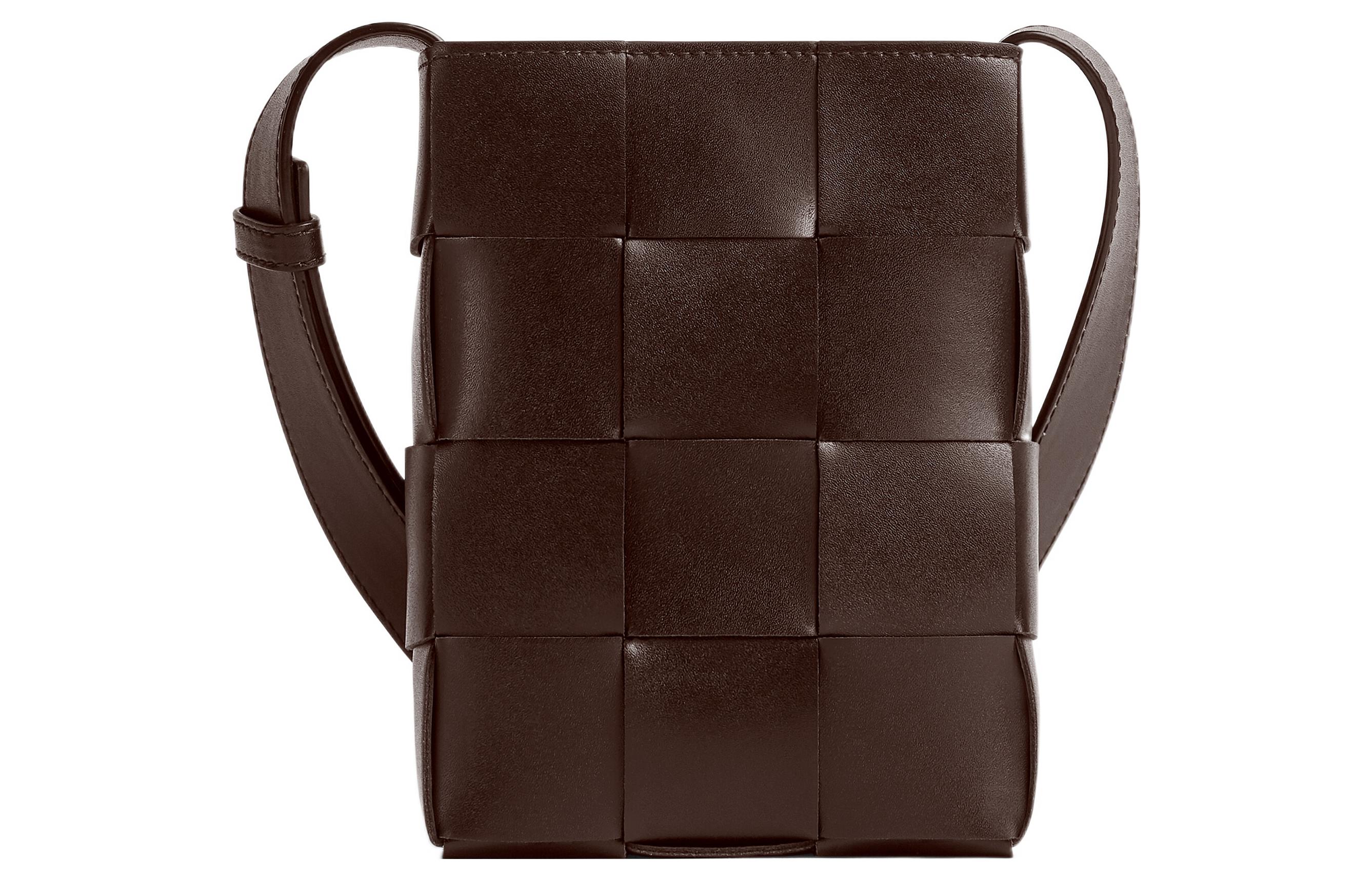 

Чехол для телефона из переплетенных волокон Bottega Veneta, shopping bag set(basic set+shopping bag)