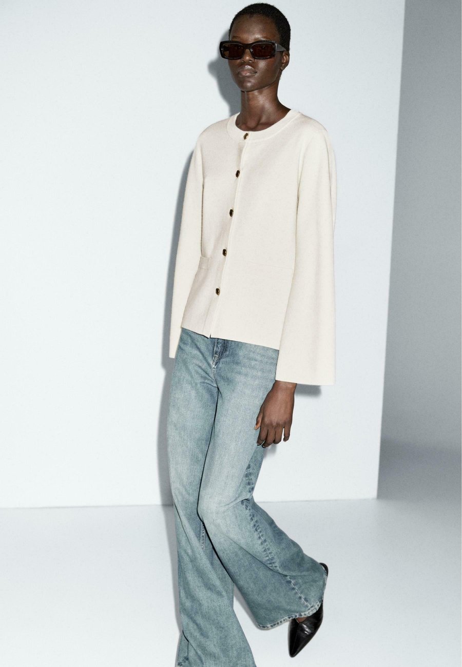 

Кардиган Massimo Dutti CREW NECK WITH BUTTONS, White/Off-White