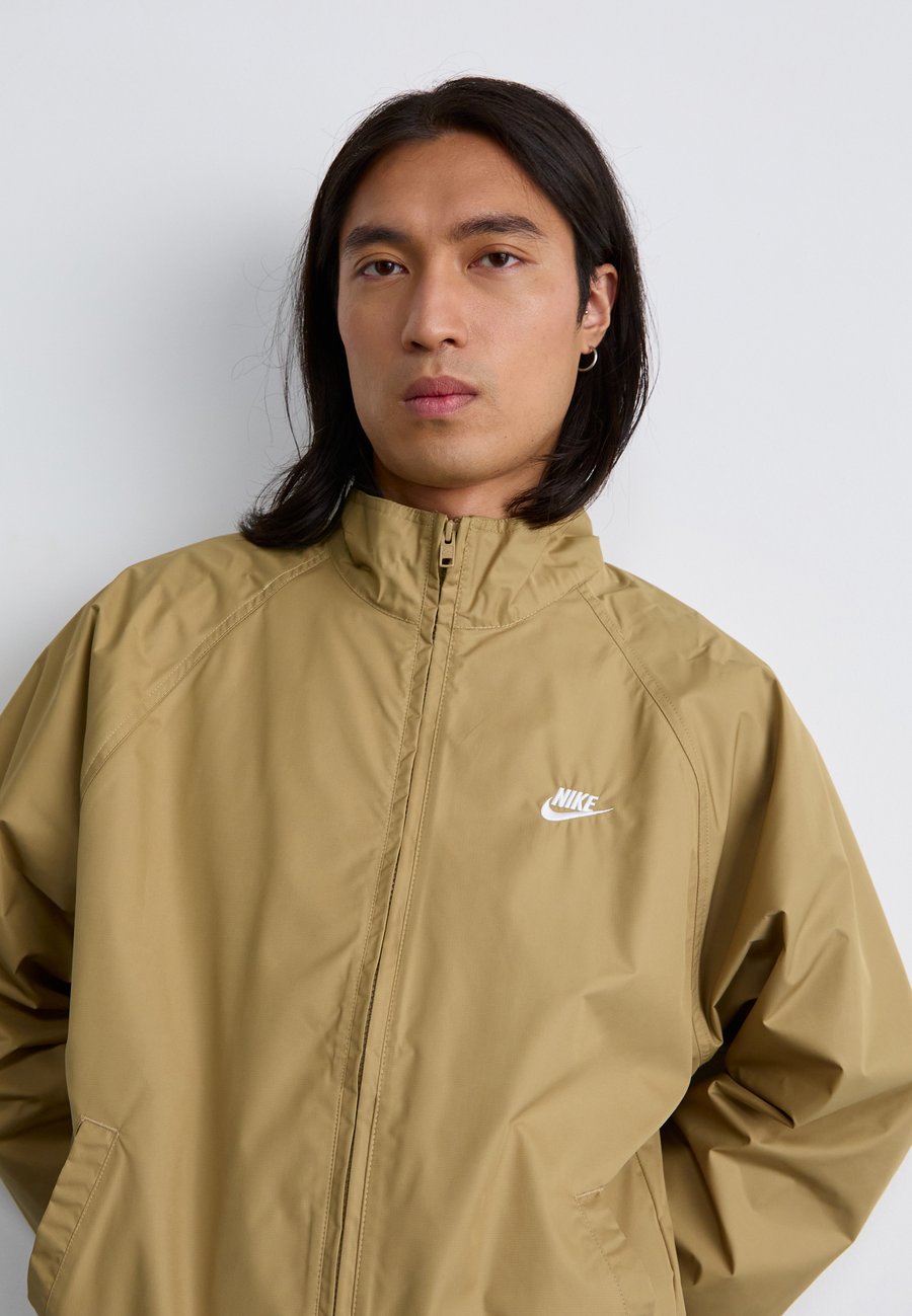 Куртка Nike Sportswear CLUB, Parachute Beige/White/Beige — фото 4