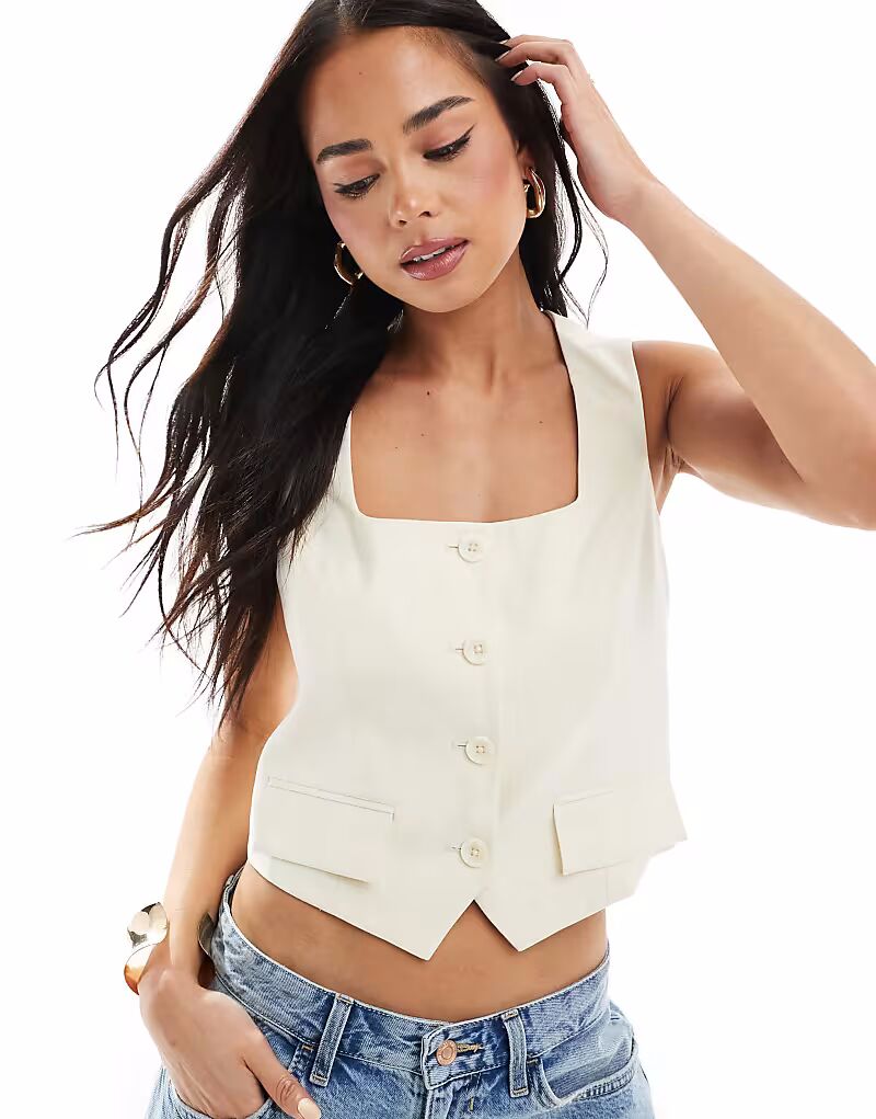 

Жилет с квадратным вырезом цвета кремовый Stradivarius