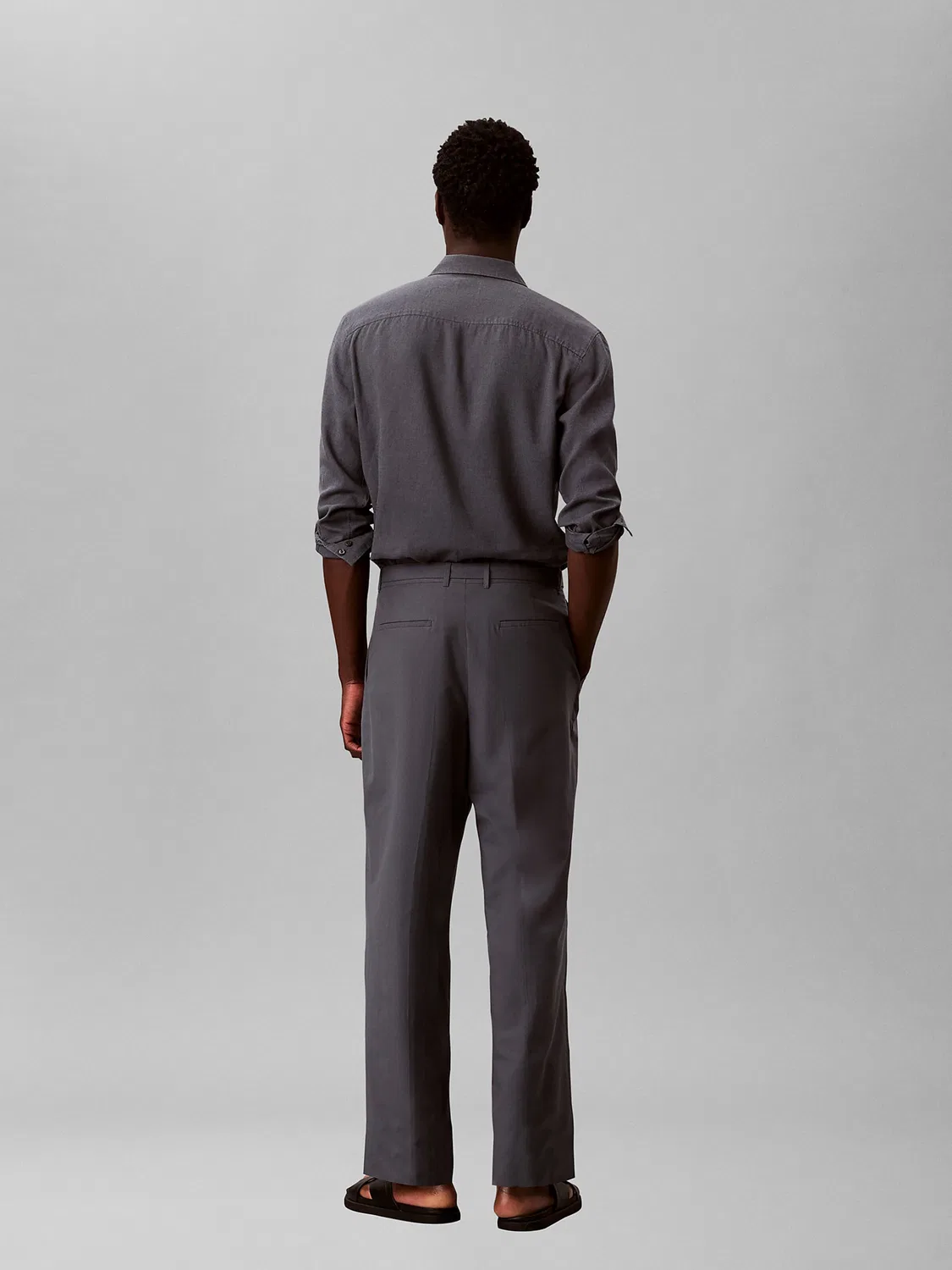 Брюки Calvin Klein Regular с плиссировкой, светло-серые — фото 4