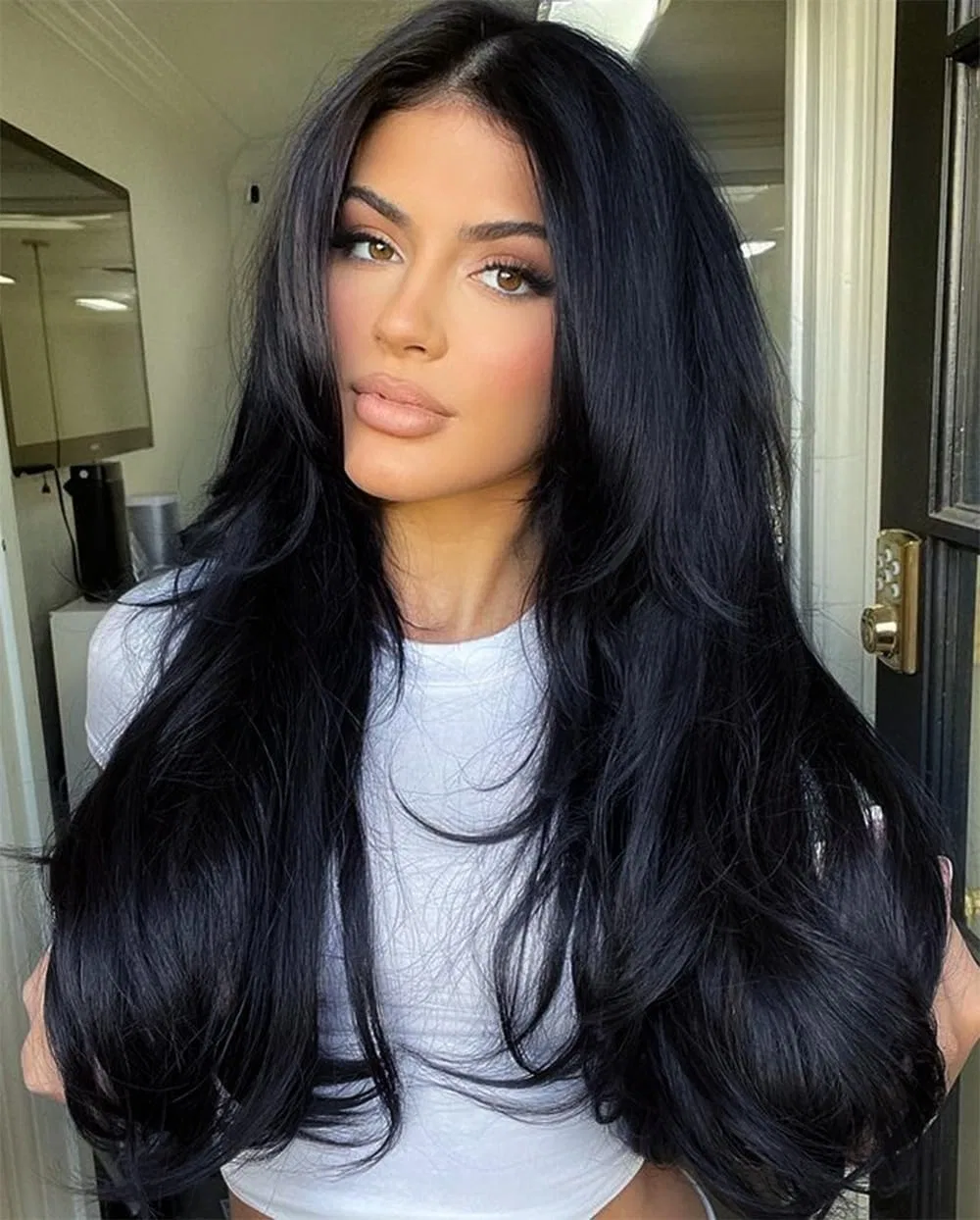 Длинный прямой синтетический парик Joedir «13x4 Lace Frontal» Joedir, 1B