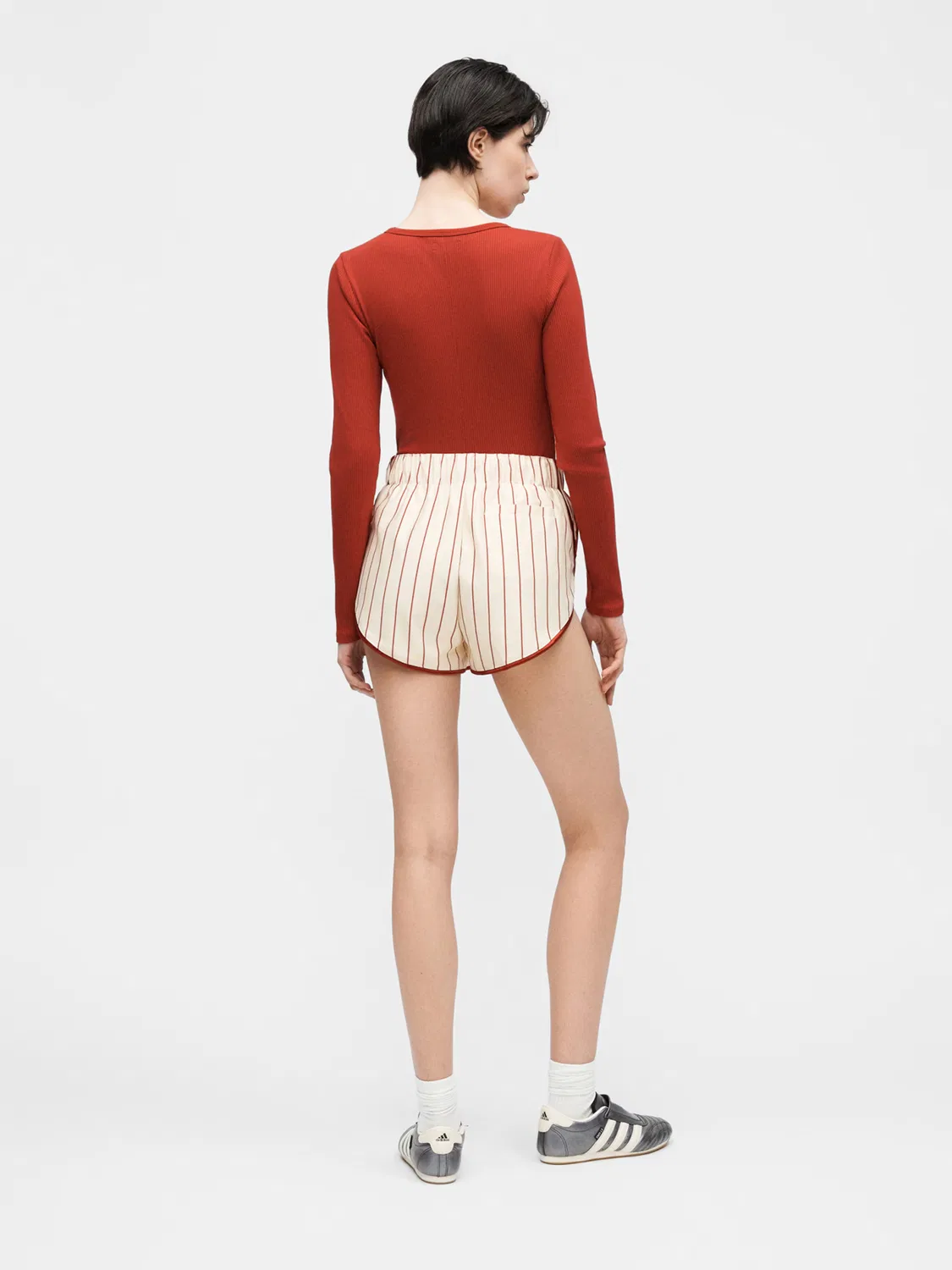Шорты свободного кроя Adidas Originals бежевого цвета — фото 3