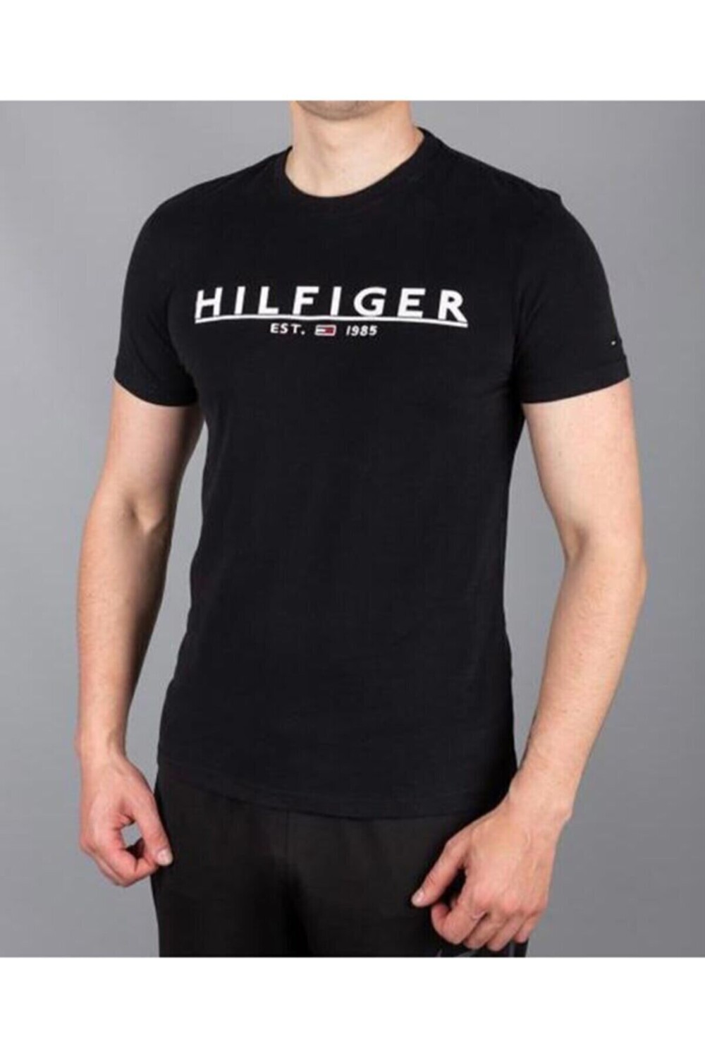 

Футболка Tommy Hilfiger, черный