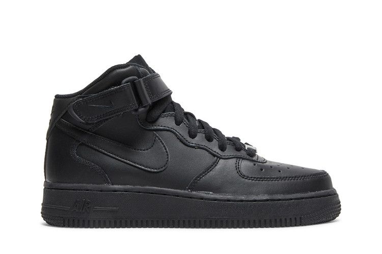 Кроссовки Nike Air Force 1 Mid LE GS 'Triple Black', черный — фото 2