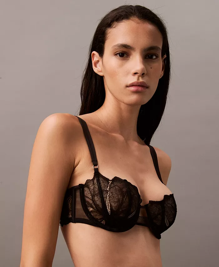 

Женский бюстгальтер-балконет CK Black Floral Lace без косточек QF8028 Calvin Klein, черный