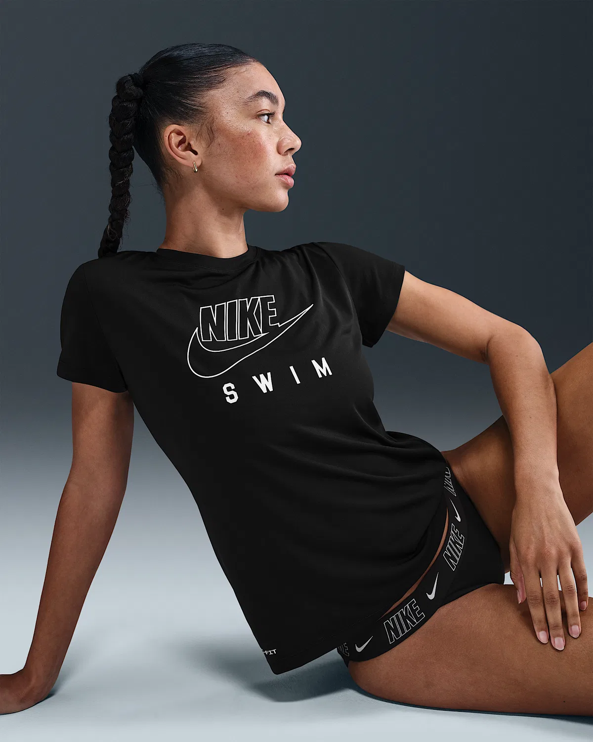 Женский топ с коротким рукавом Nike Swim Swoosh Hydroguard, Black — фото 3