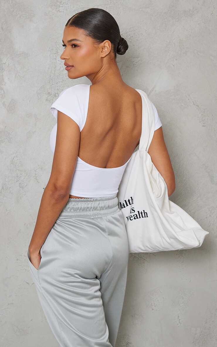 

PrettyLittleThing Белый топ с открытой спиной в рубчик