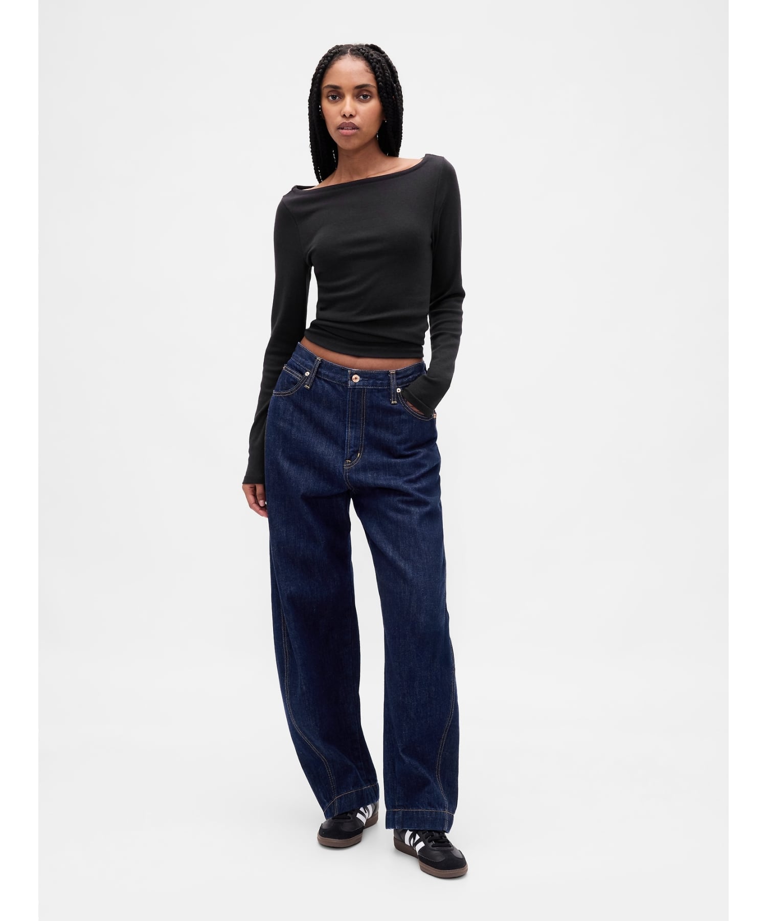 (W) Современная футболка с вырезом-лодочкой GAP, BLACK — фото 2