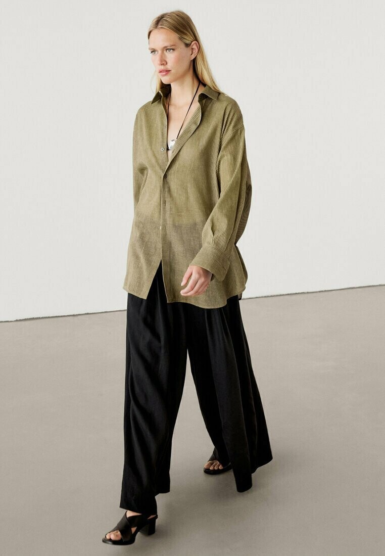 

Рубашка-блузка SILK BLEND OVERSIZE BLOUSE WITH MICRO STRIPES 05114576 Massimo Dutti, зеленый