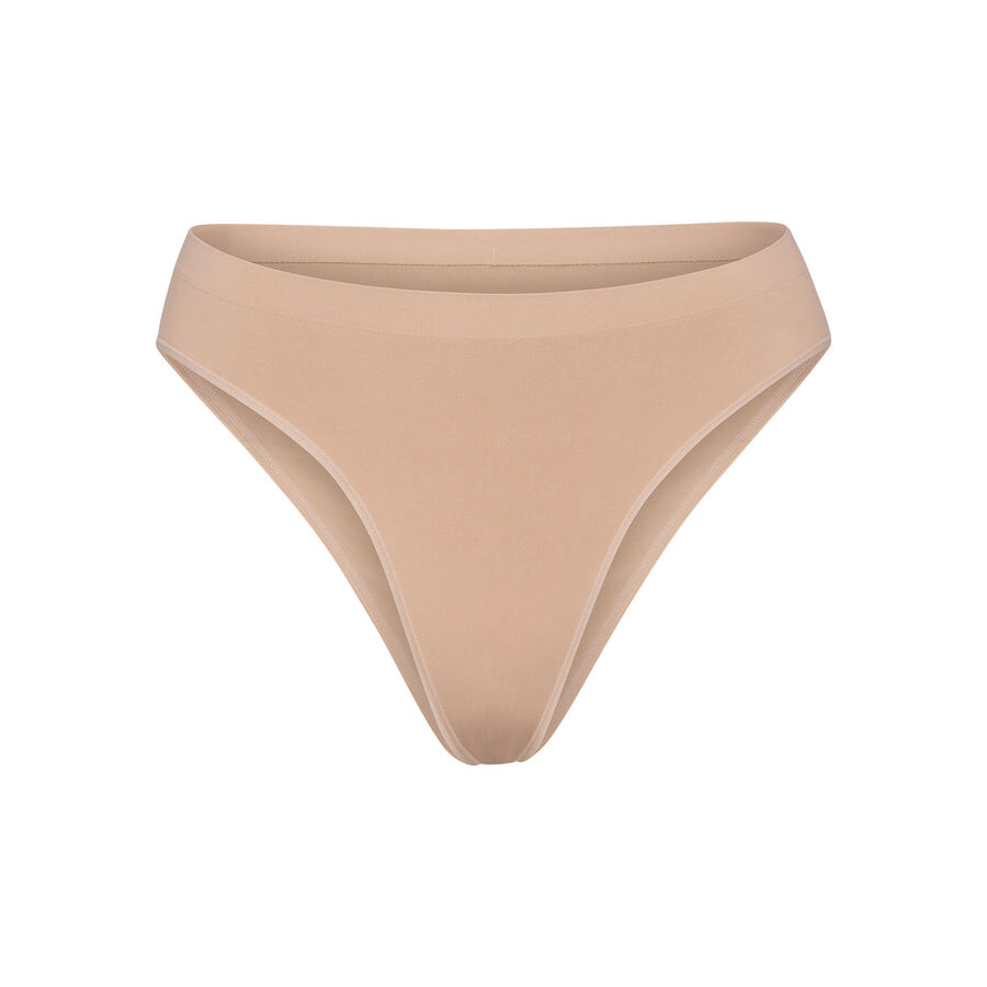 

Трусы SKIMS Soft Smoothing Seamless, цвет Clay