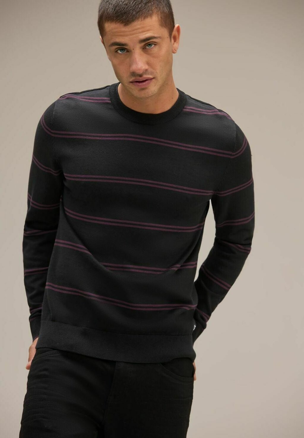 

Свитер Fein Streifen Street One MEN, цвет schwarz