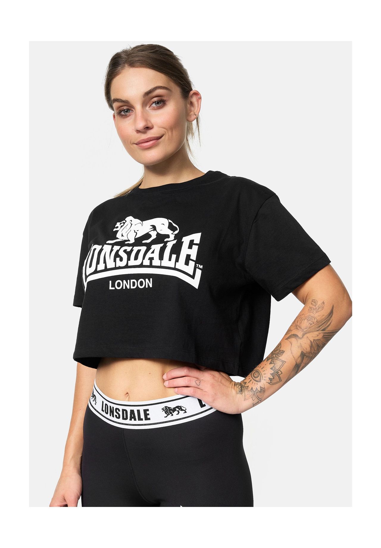 

Женская укороченная футболка GUTCH COMMON LONSDALE, черно-белый