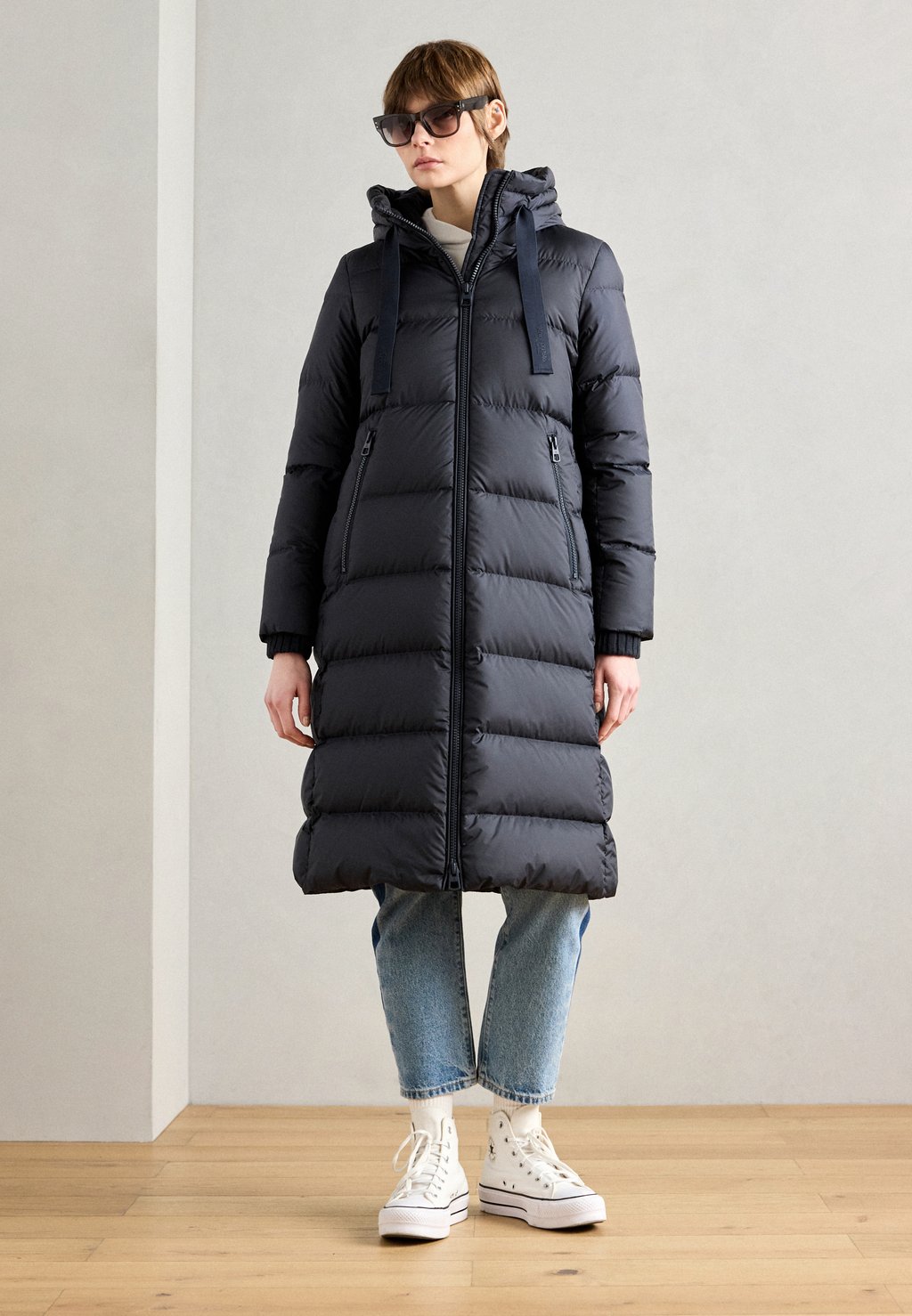 

Пуховое пальто LONG COAT FEMININE SHAPE WITH HOOD Marc O'Polo, темно-синий