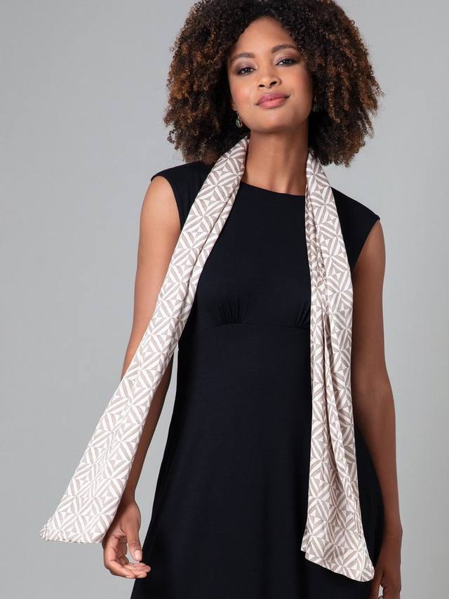 

Шелковый шарф Phoebe с геометрическим принтом Alie Street, Nude