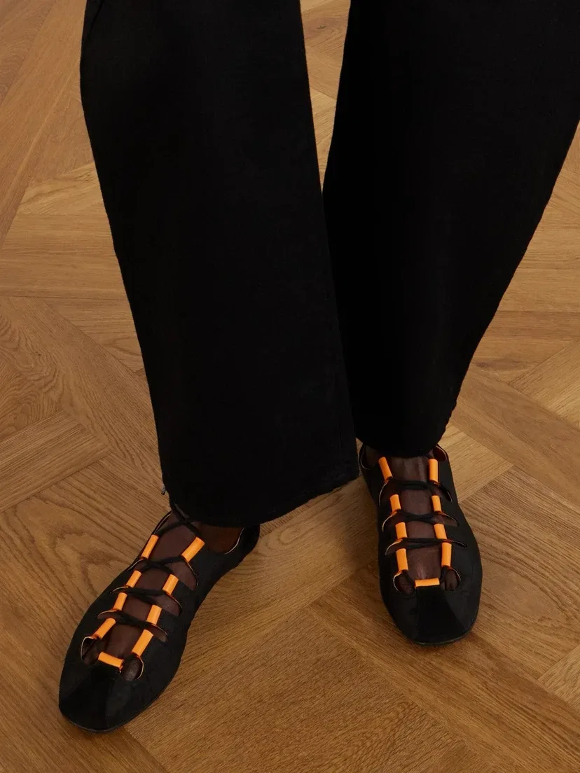 Балетки из ракушечника с замшевой отделкой Alaïa, черный — фото 2