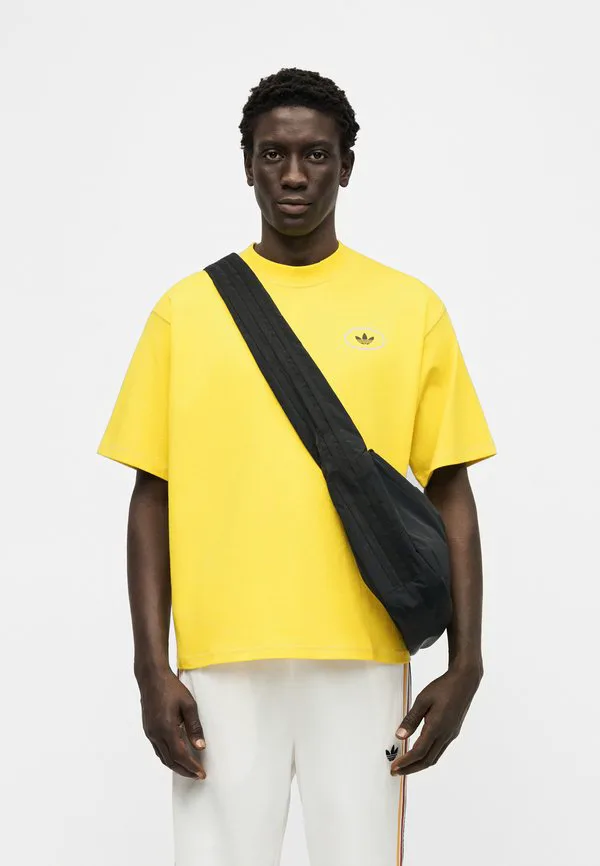 Футболка с принтом сапожника Adidas Originals, Yellow — фото 4