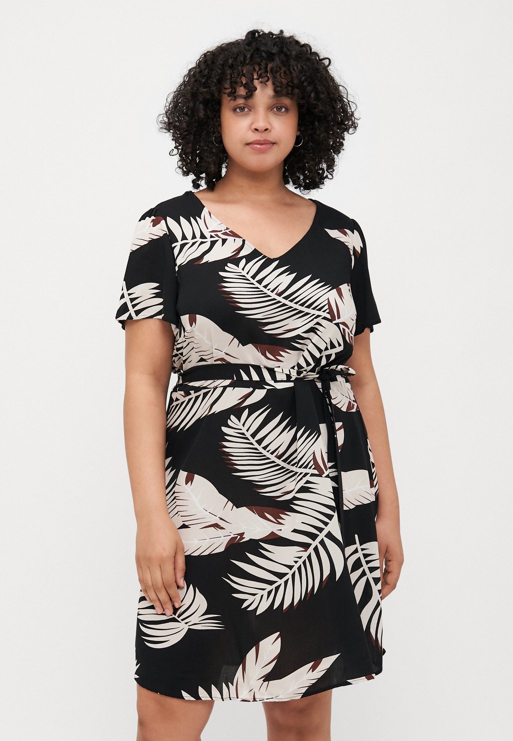 

Повседневное платье VMCEASY DRESS Vero Moda Curve, черный